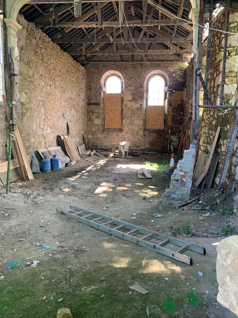 Lot: 15 - FORMER CHAPEL WITH PLANNING APPROVAL - Interior of building